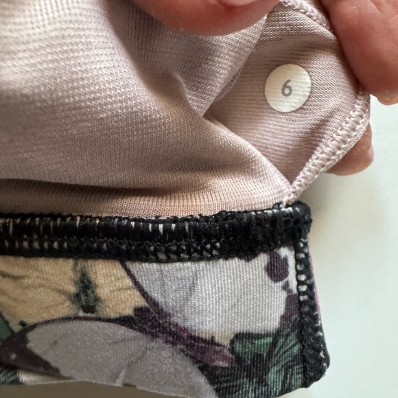 Lululemon Energy So Fly Butterfly Bra Size 6 - Picture 5 of 5